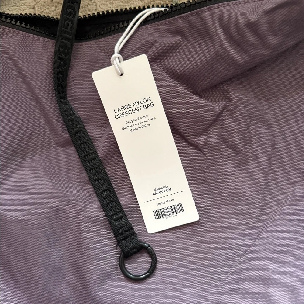 BAGGU Large Nylon Crescent Bag UO Exclusive - Dusty Violet - Picture 4 of 5